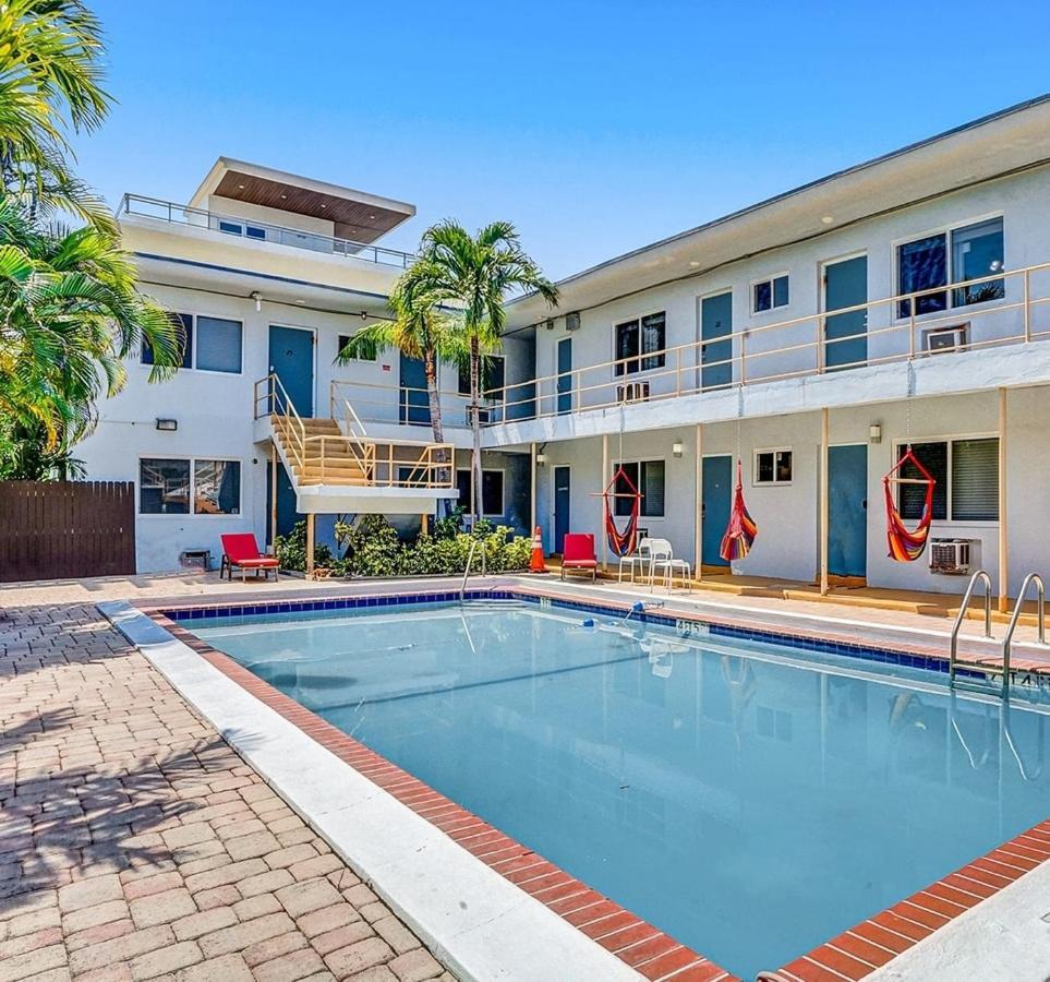 Walk To Dania Beach Christmas Getaway Pool Εξωτερικό φωτογραφία